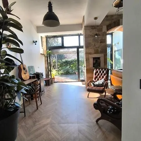 Big Oasis House With Garden,near Colosseum Daire